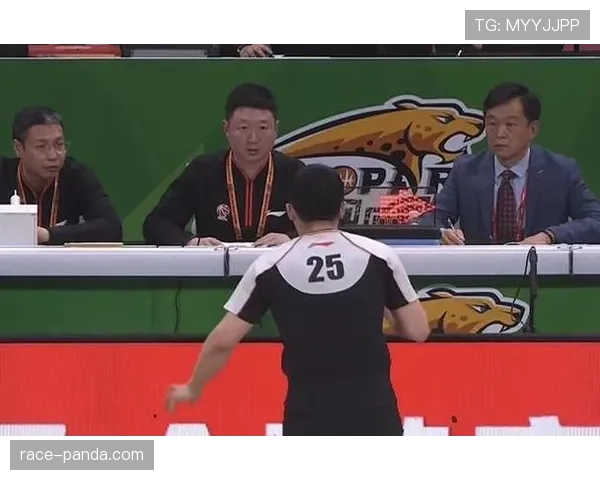 半场哨响后发生的犯规，裁判还能补判吗？